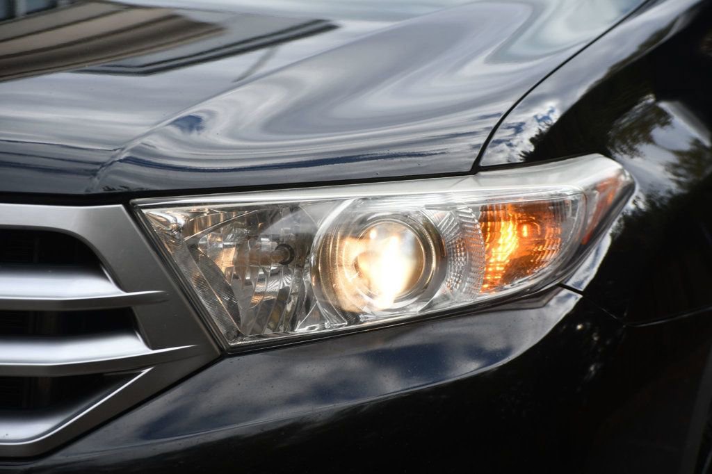 Used 2013 Toyota Highlander SE image 4