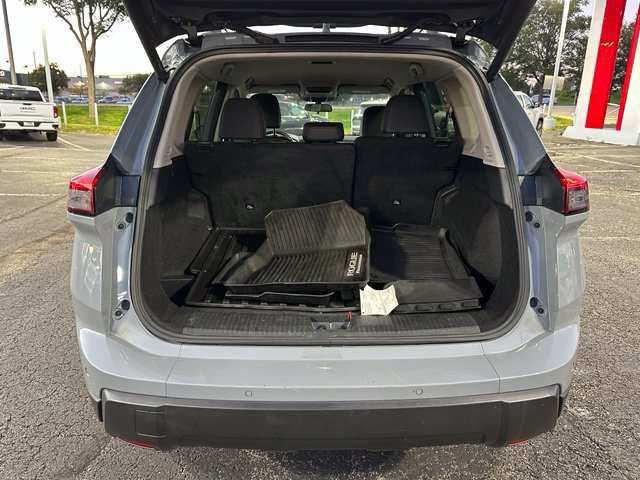 Certified 2025 Nissan Rogue SV AWD/4WD image 16