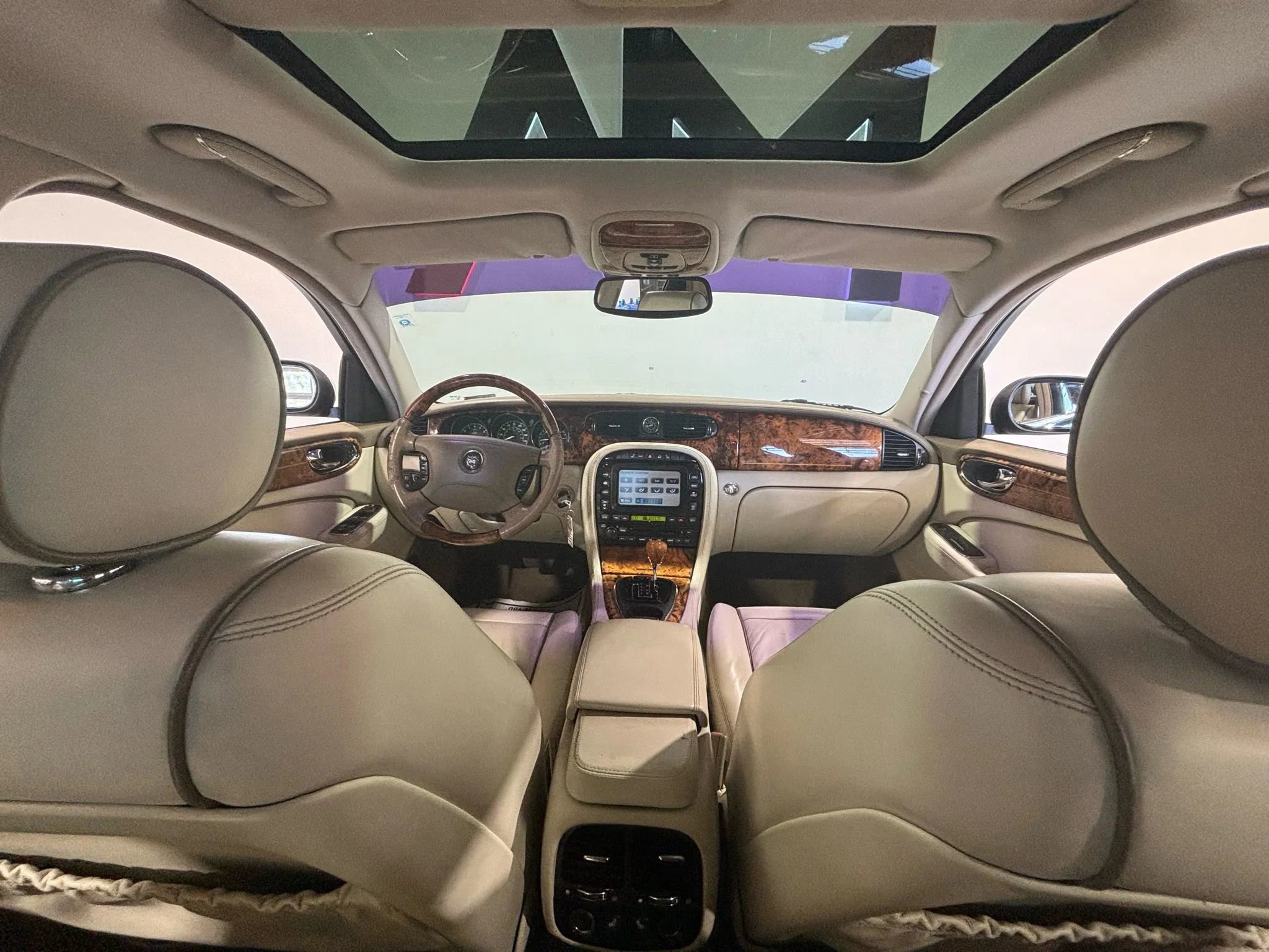 Used 2004 Jaguar XJ8 image 19