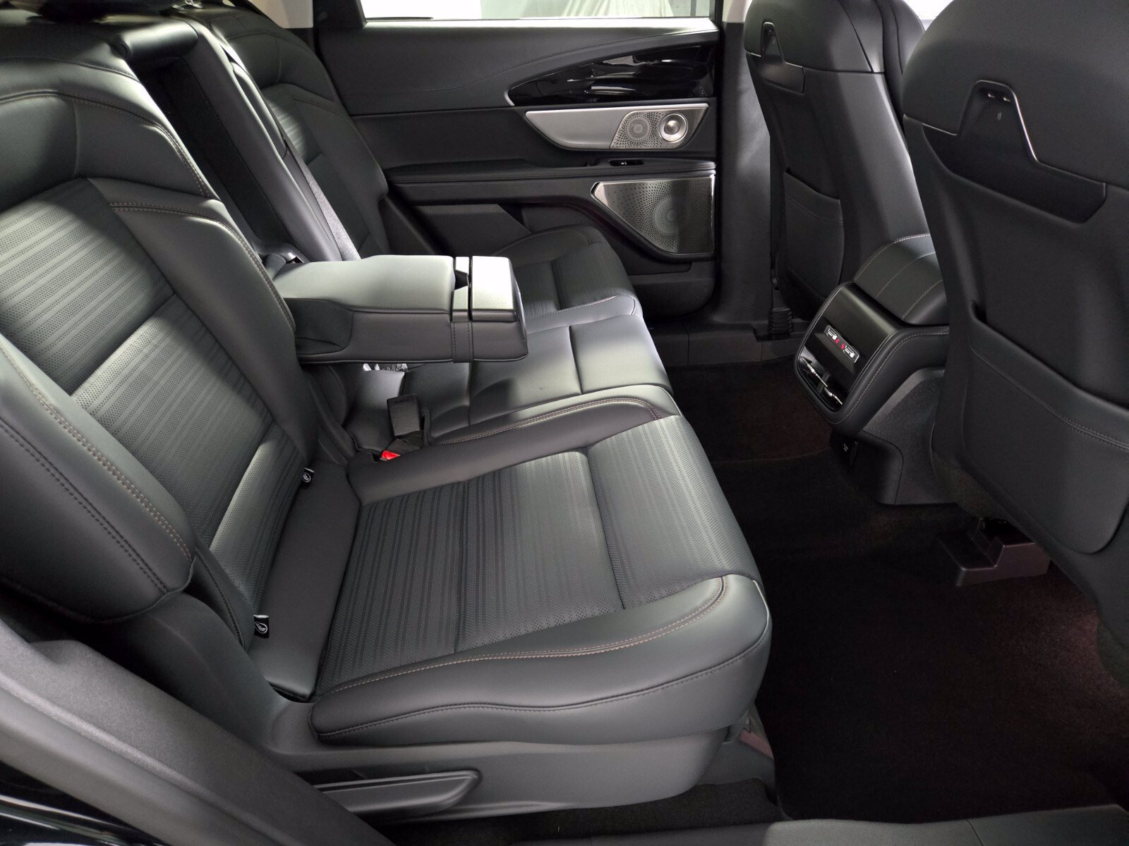 New 2026 Lincoln Nautilus Reserve AWD/4WD image 19