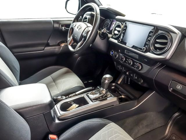Used 2021 Toyota Tacoma TRD Sport w/ Technology Package image 29