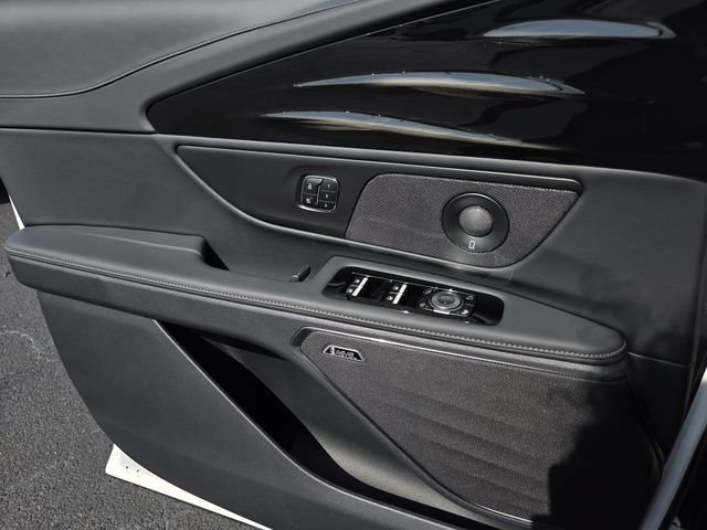 New 2026 Lincoln Nautilus Reserve w/ Jet Appearance Package AWD/4WD image 17