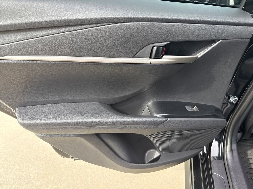Used 2025 Toyota Camry SE image 26