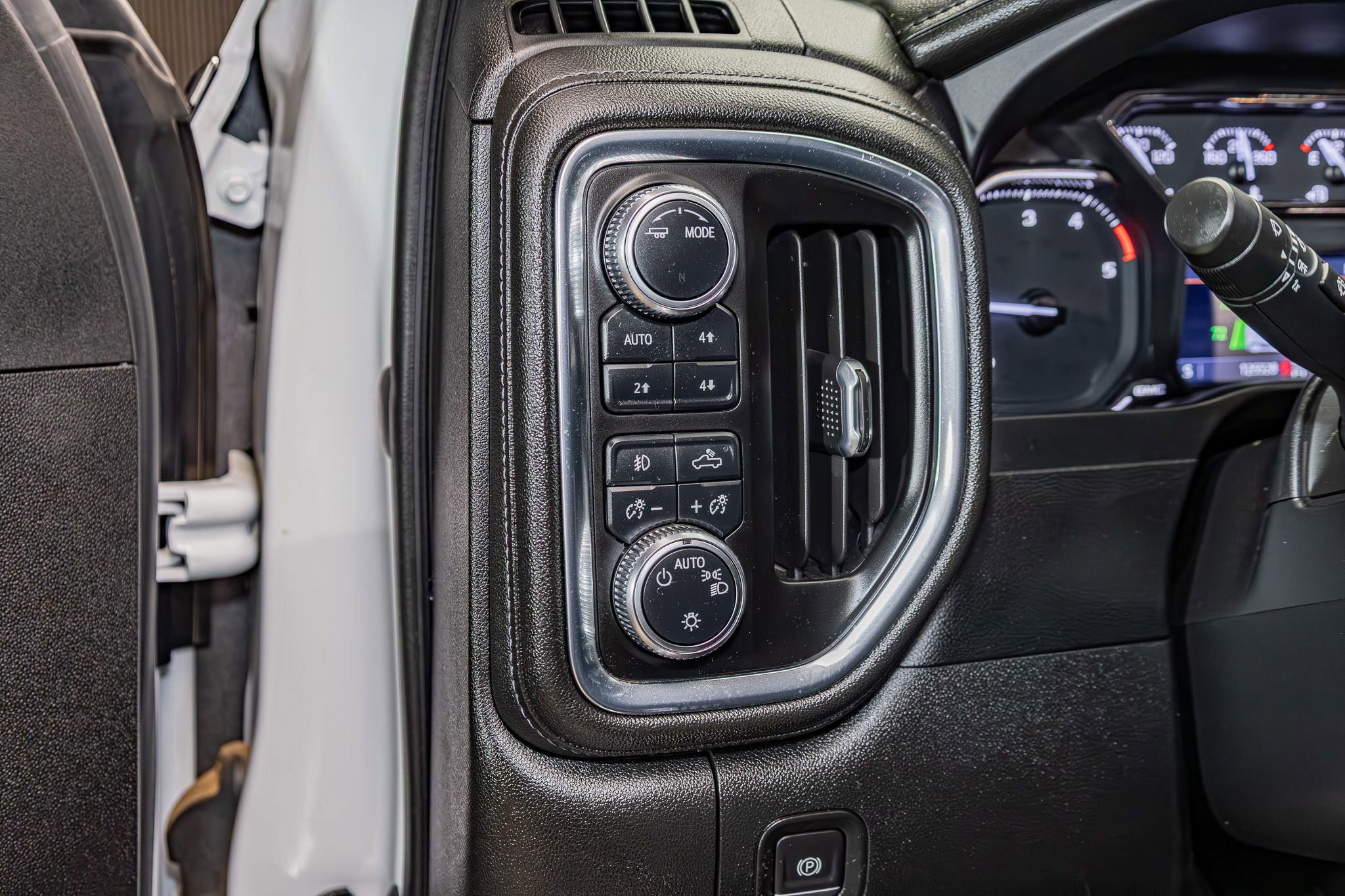 Used 2022 GMC Sierra 3500 SLE w/ SLE Value Package AWD/4WD image 16