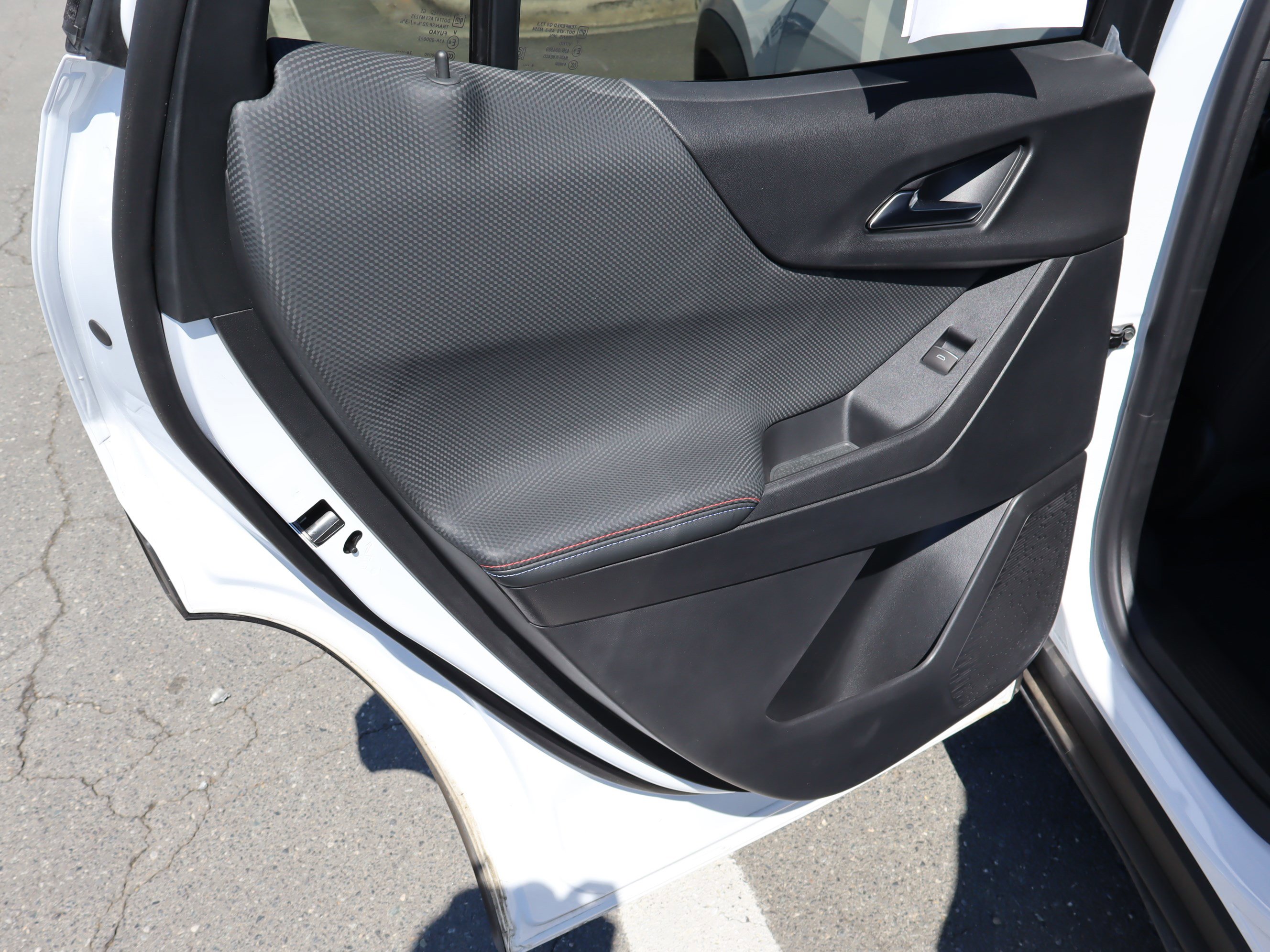 Used 2025 Chevrolet Equinox RS w/ Safety and Technology Package image 31