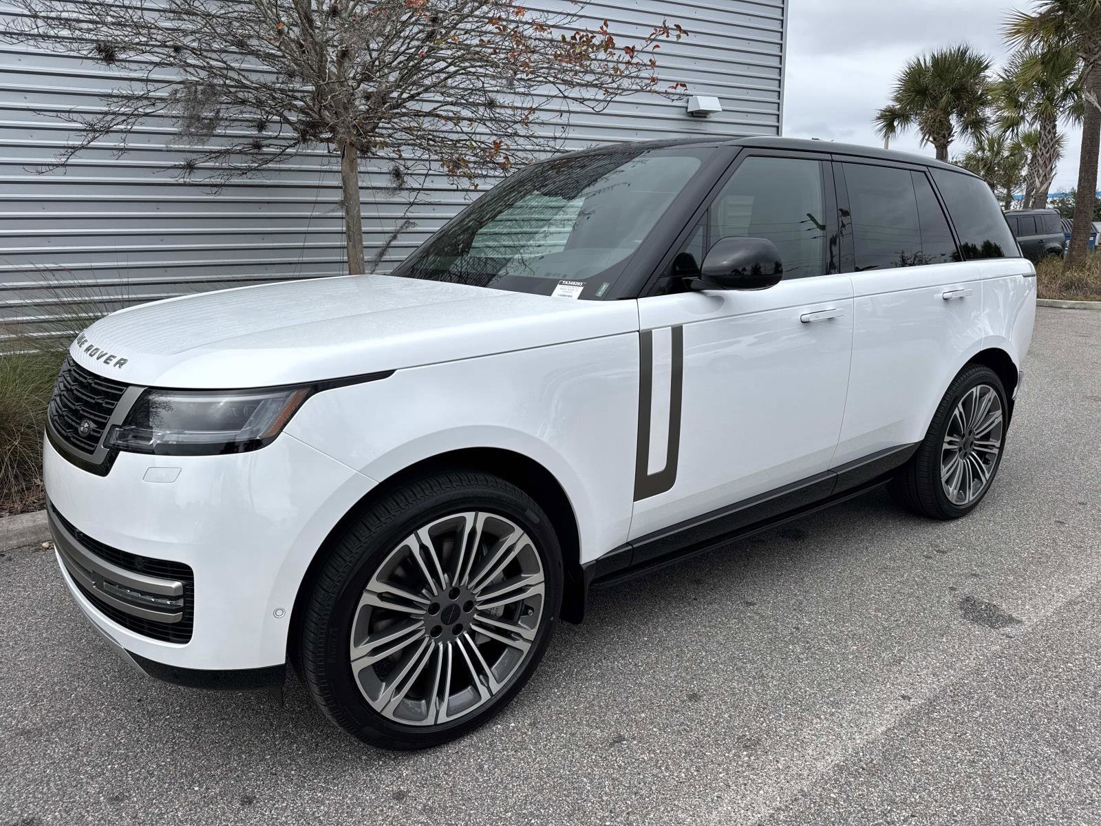 New 2026 Land Rover Range Rover SE image 1