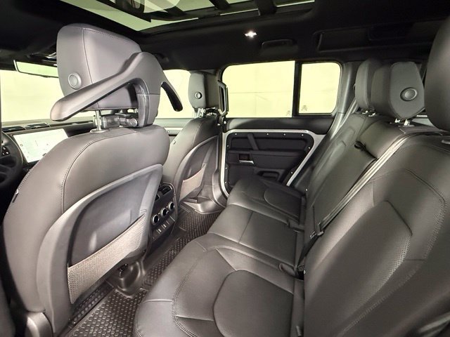 New 2026 Land Rover Defender 110 X-Dynamic SE AWD/4WD image 25