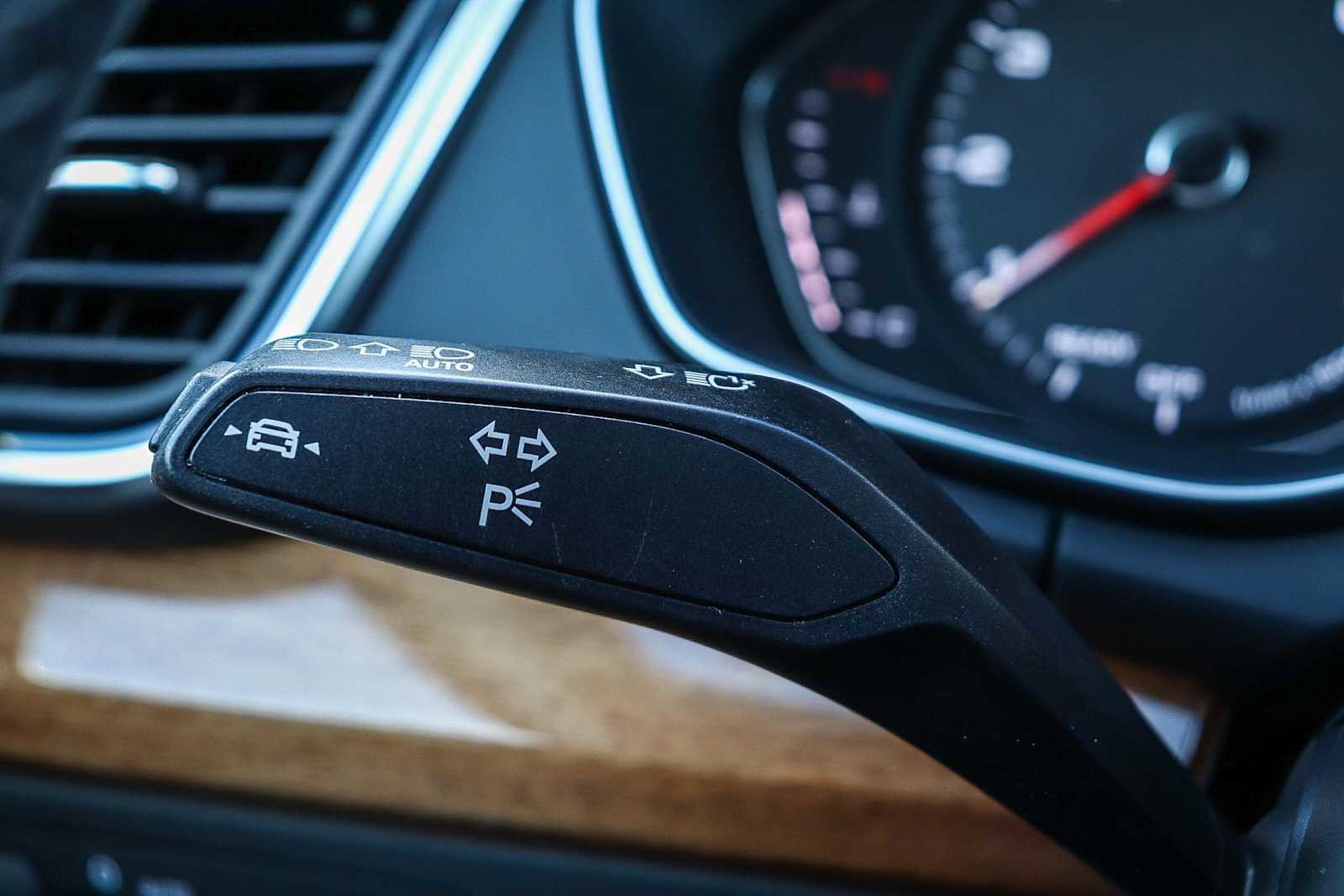 Used 2023 Audi Q5 2.0T Premium w/ Convenience Package image 31