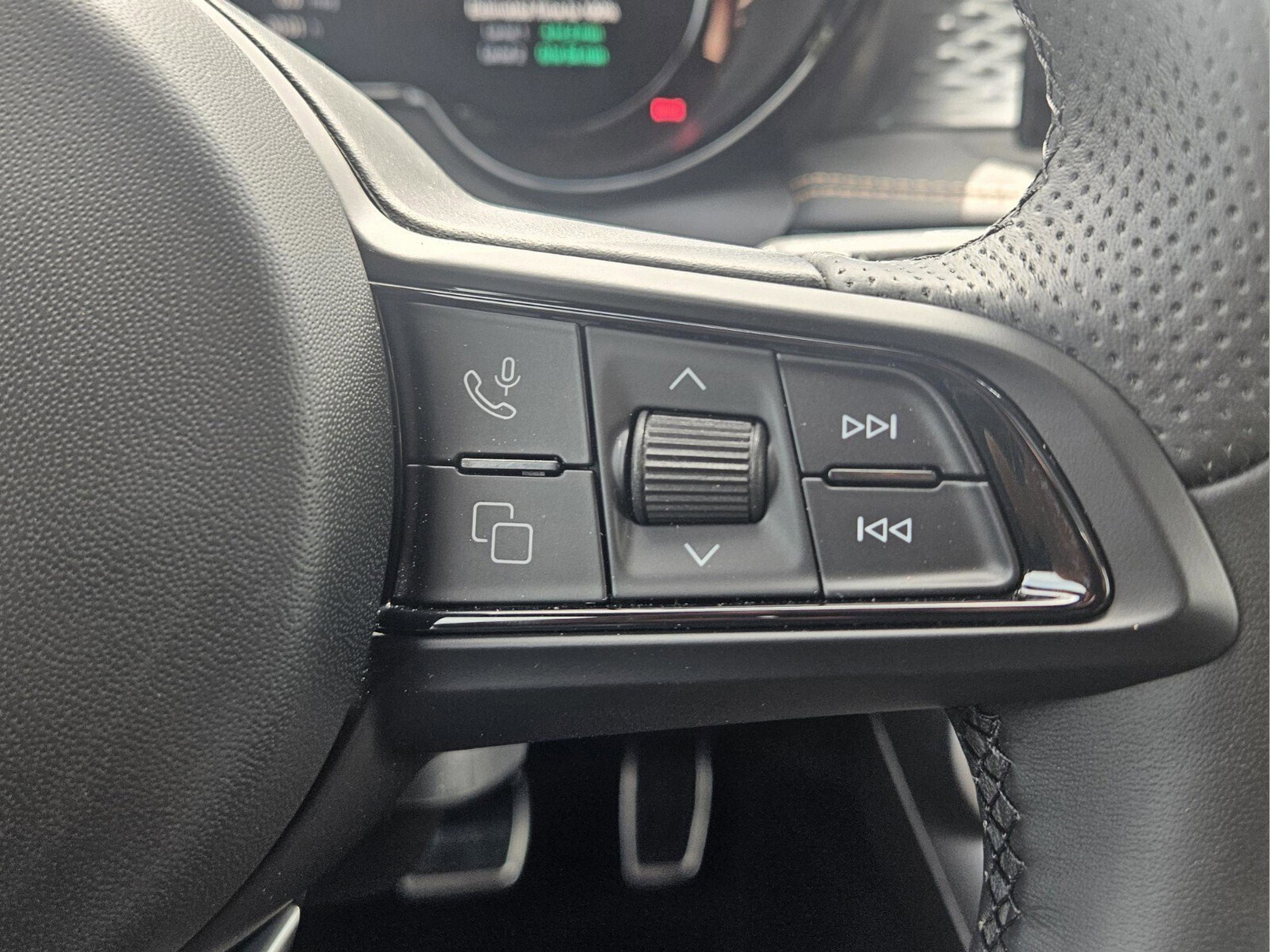 Used 2025 Alfa Romeo Tonale AWD/4WD image 16