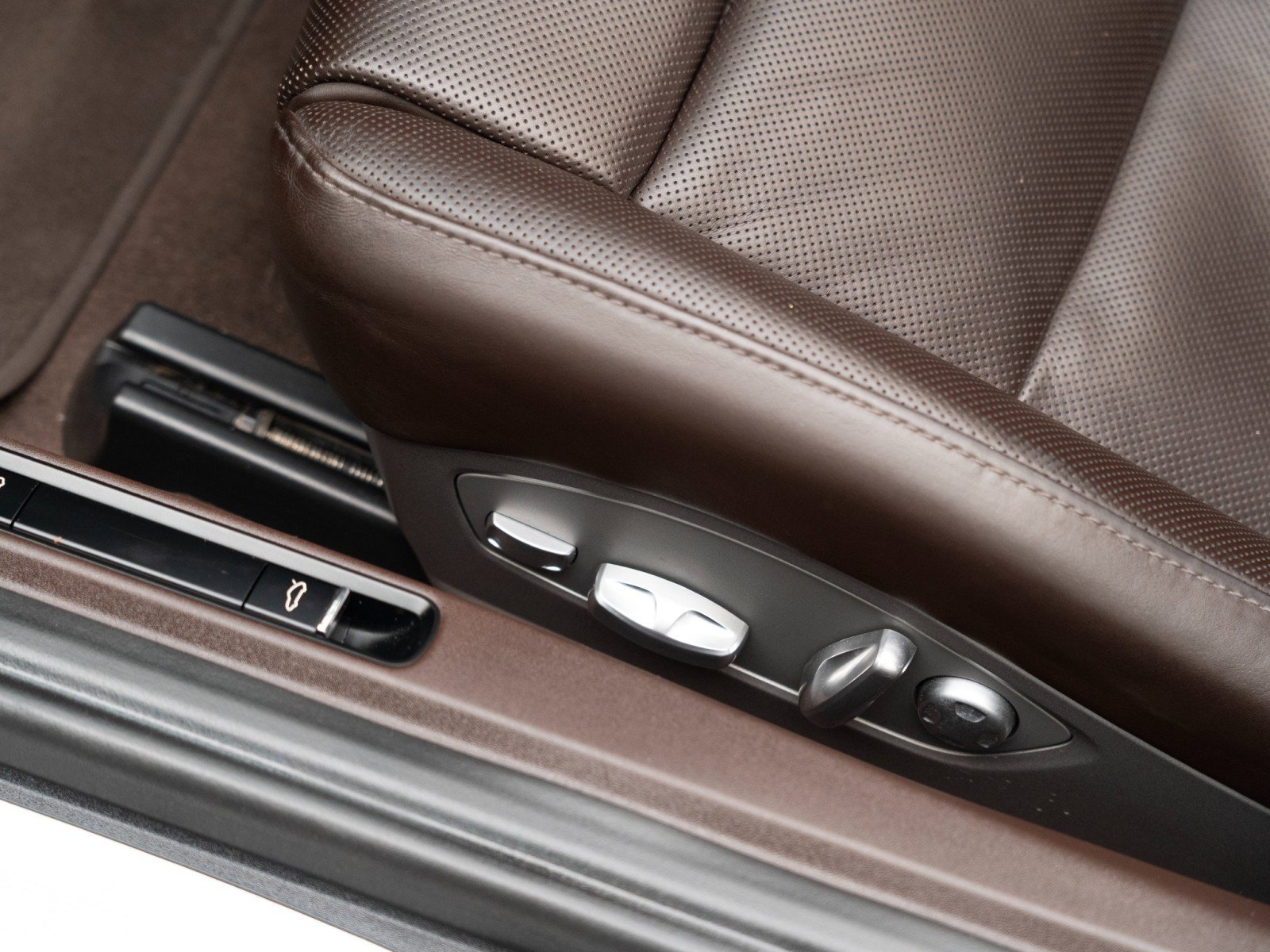 Certified 2014 Porsche 911 Turbo image 17