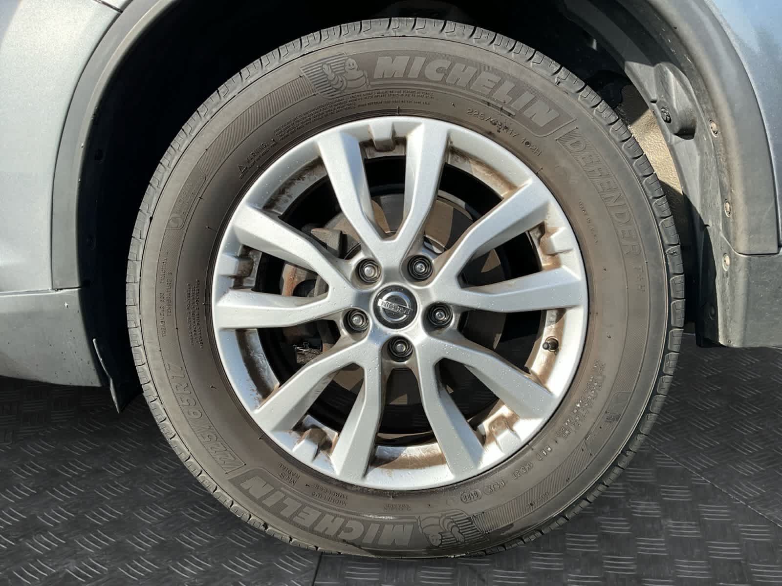 Used 2017 Nissan Rogue SV AWD/4WD image 14