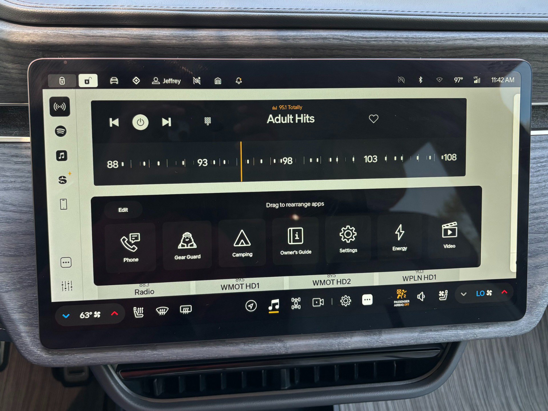 Used 2024 Rivian R1S Adventure Dual AWD/4WD image 35