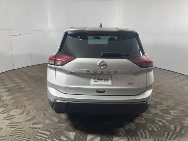 Used 2024 Nissan Rogue S image 8