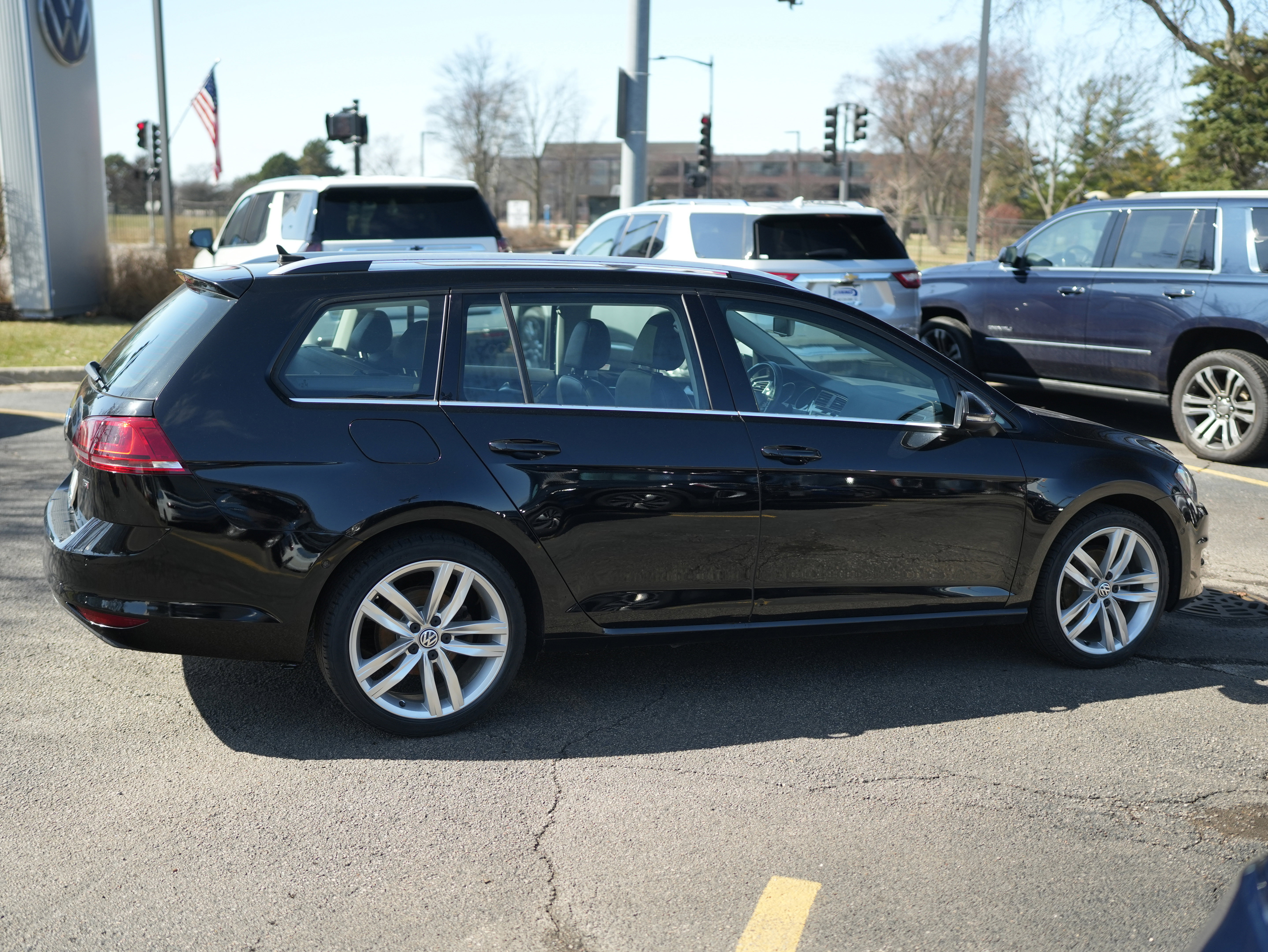 Used 2016 Volkswagen Golf SEL w/ Lighting Package (SEL) image 9