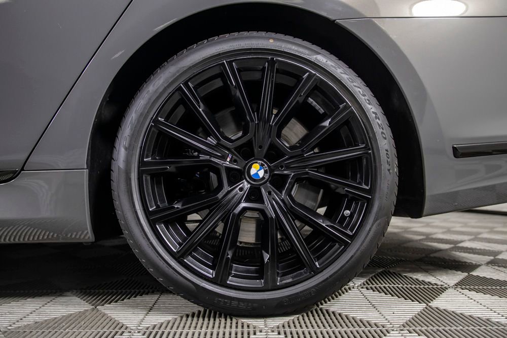 Used 2022 BMW 750i xDrive w/ M Sport Package image 50