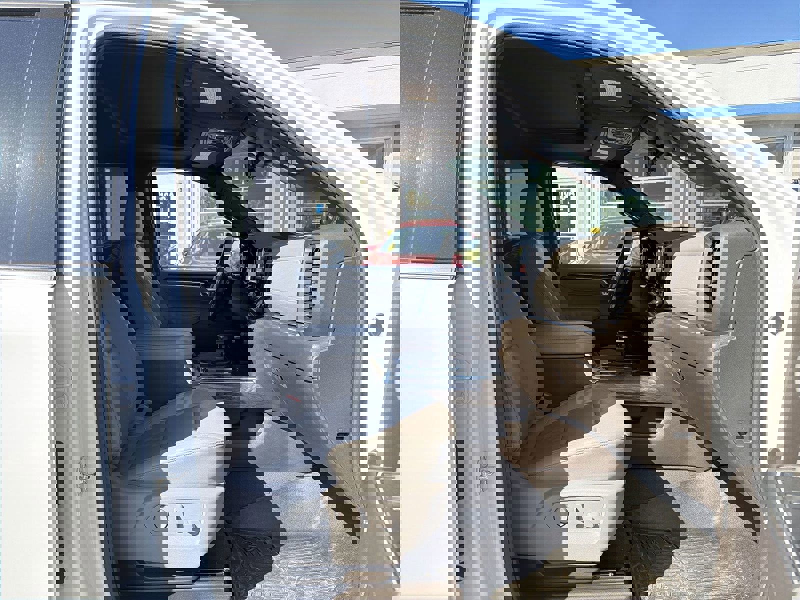 Used 2025 Chevrolet Silverado 1500 LTZ w/ LTZ Premium Package image 34