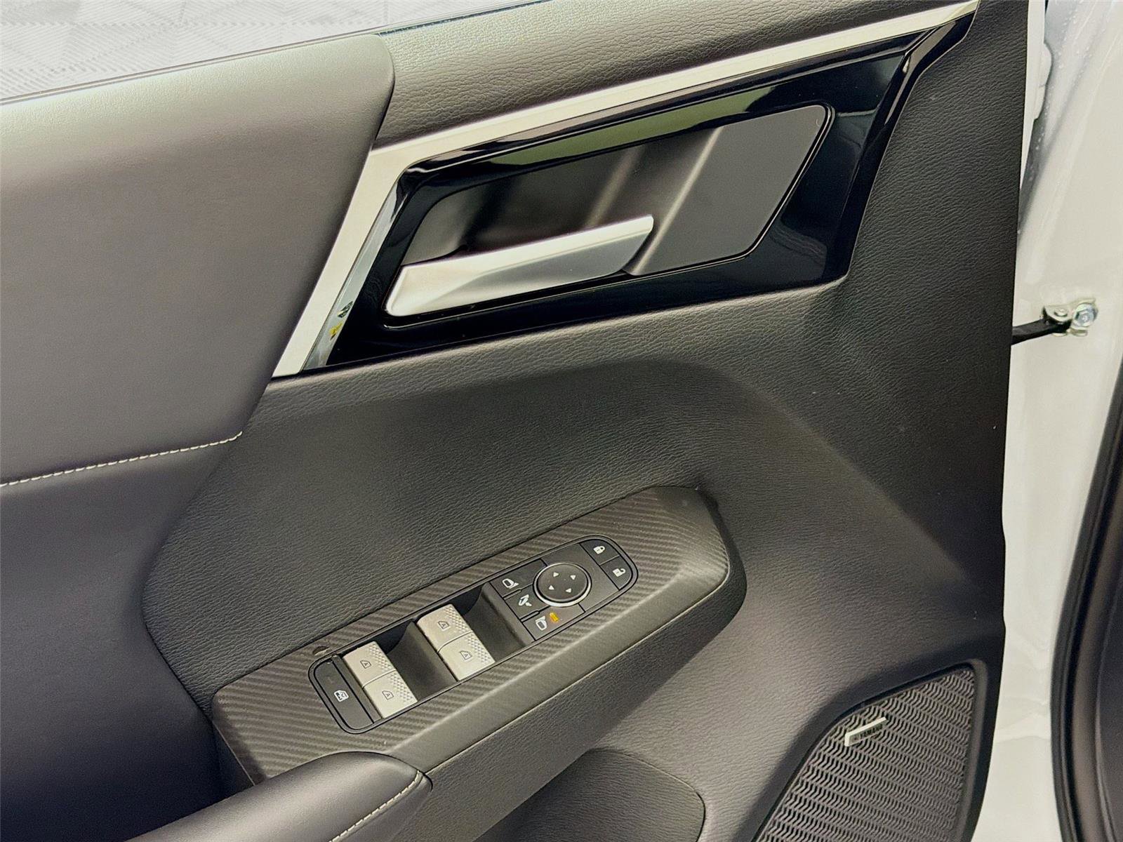 New 2026 Mitsubishi Outlander AWD image 23