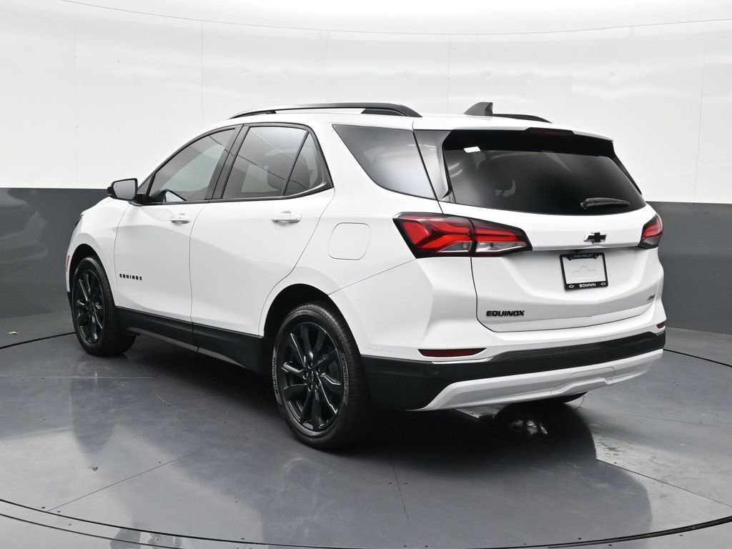 Used 2023 Chevrolet Equinox RS image 3