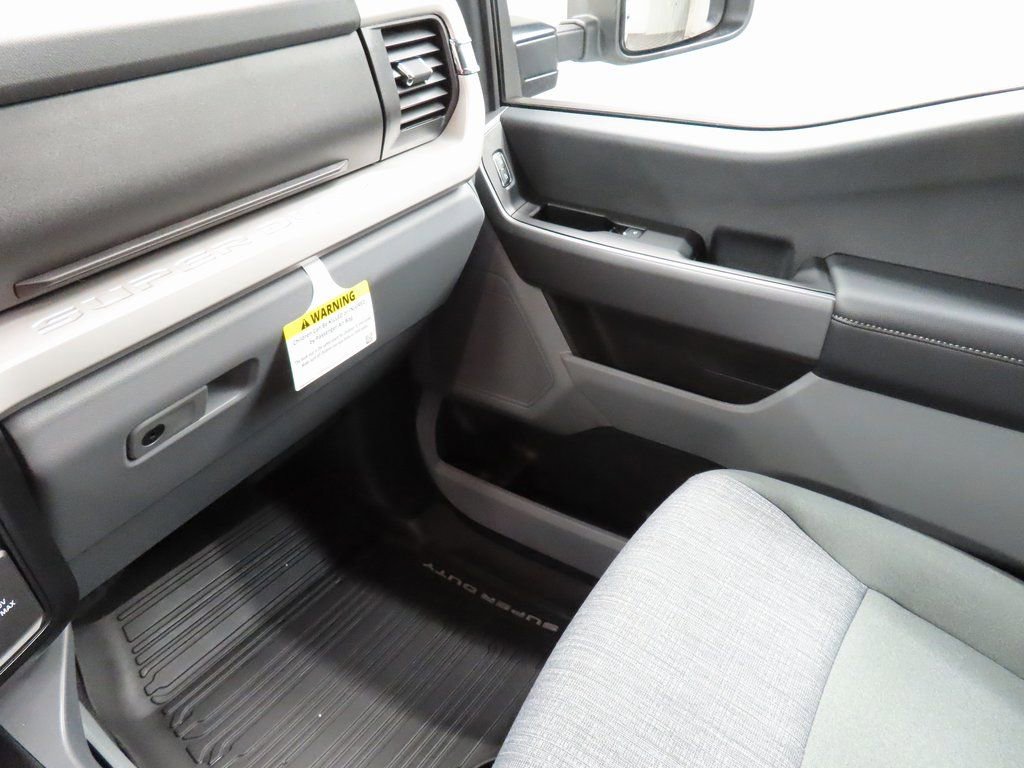 Used 2025 Ford F350 XLT AWD/4WD image 18
