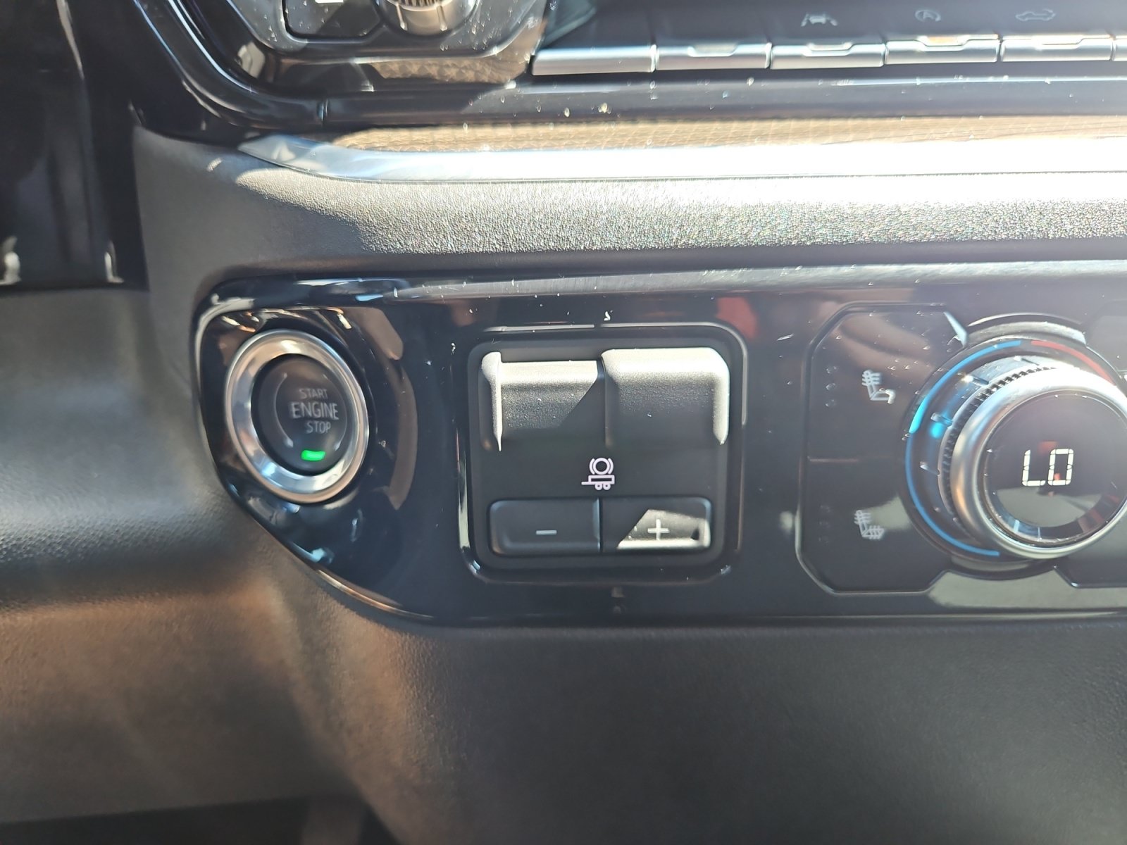 Used 2025 GMC Sierra 1500 Elevation AWD/4WD image 23