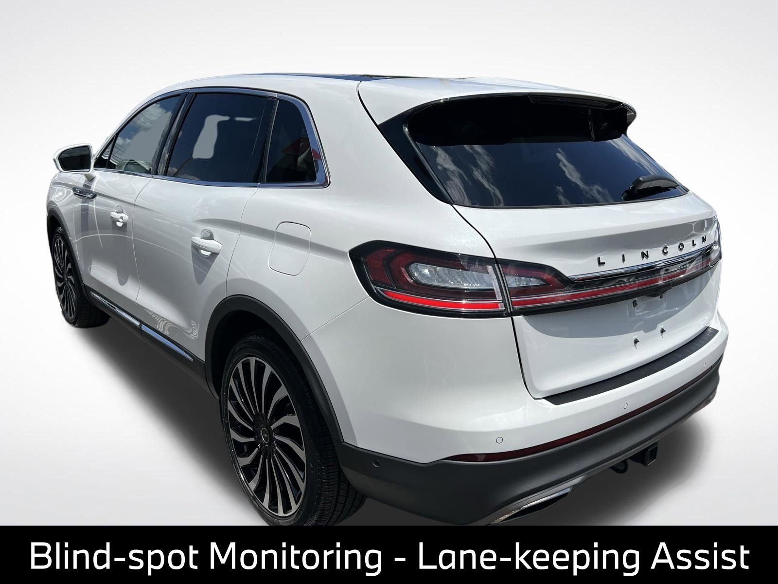 Used 2021 Lincoln Nautilus Black Label w/ Class II Trailer Tow Package AWD/4WD image 8