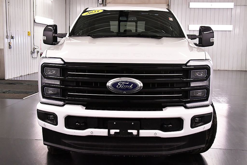 Used 2025 Ford F250 Platinum w/ FX4 Off-Road Package image 2