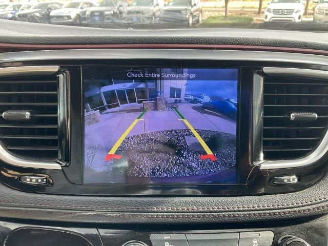 Used 2017 Chrysler Pacifica Limited FWD image 24