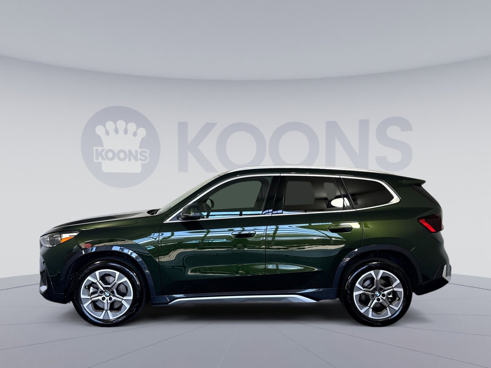 Used 2025 BMW X1 xDrive28i w/ Convenience Package AWD/4WD image 2