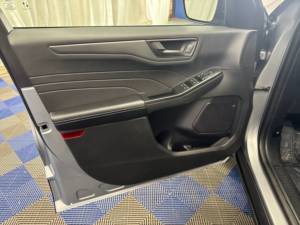Used 2024 Ford Escape Active AWD/4WD image 18