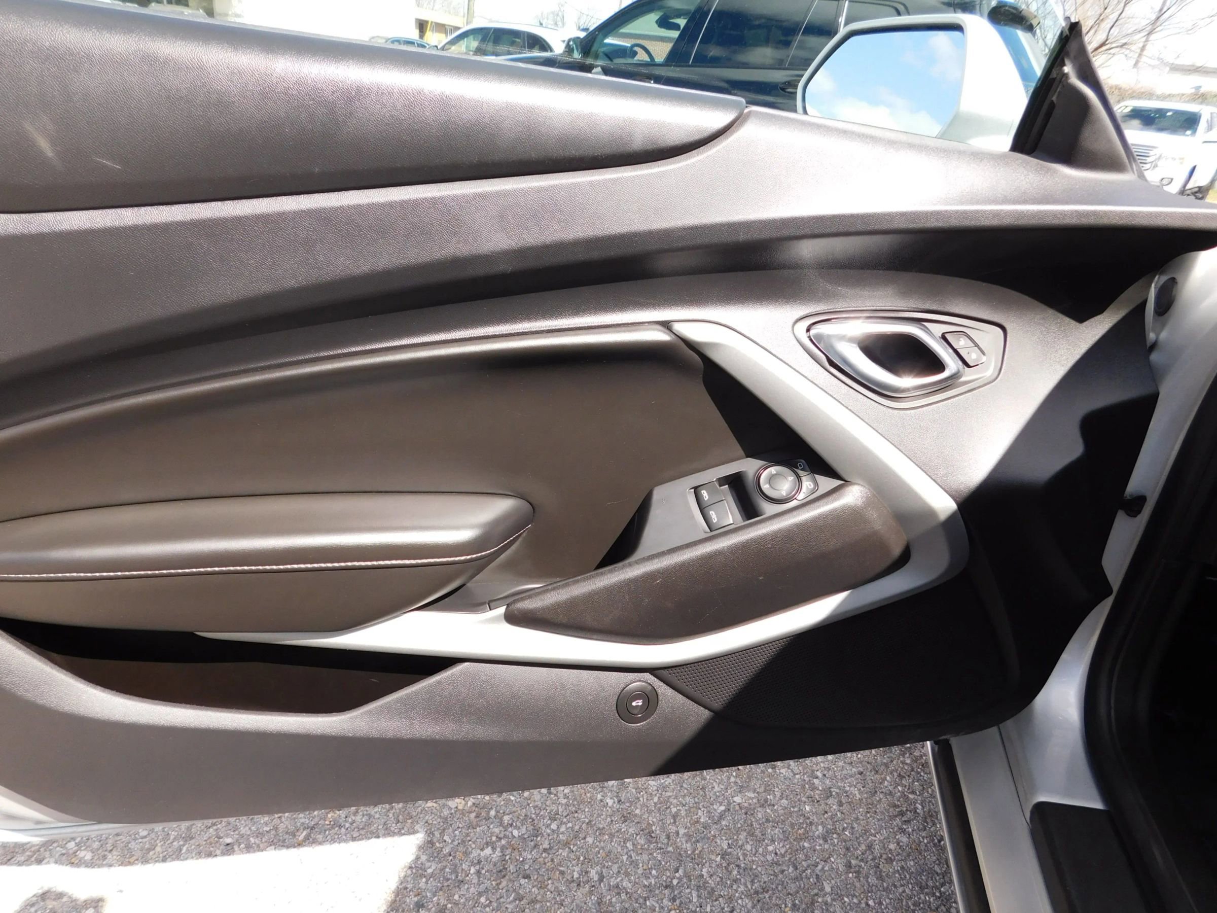 Used 2018 Chevrolet Camaro LS RWD image 8