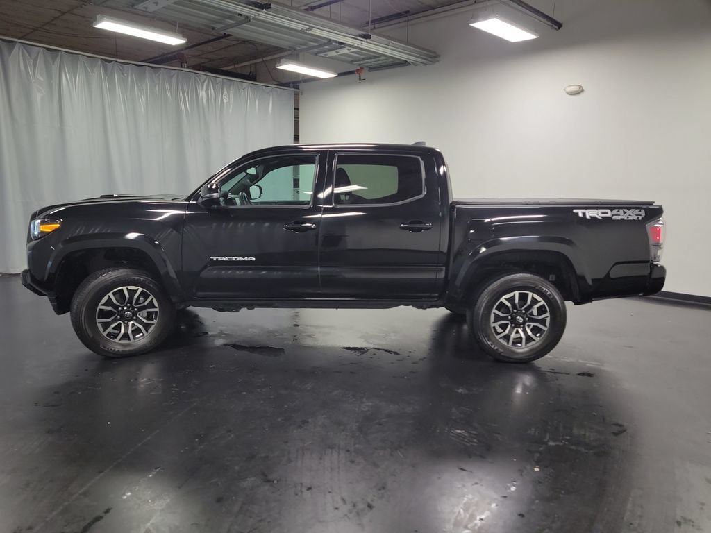 Used 2023 Toyota Tacoma TRD Sport AWD/4WD image 5