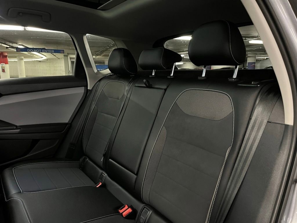 Used 2023 Volkswagen Taos SE w/ Panoramic Sunroof Package image 20