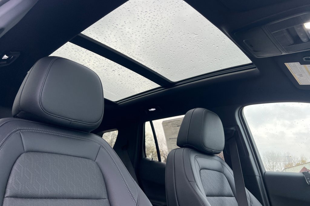 New 2026 Chevrolet Equinox LT w/ Convenience Package II image 14