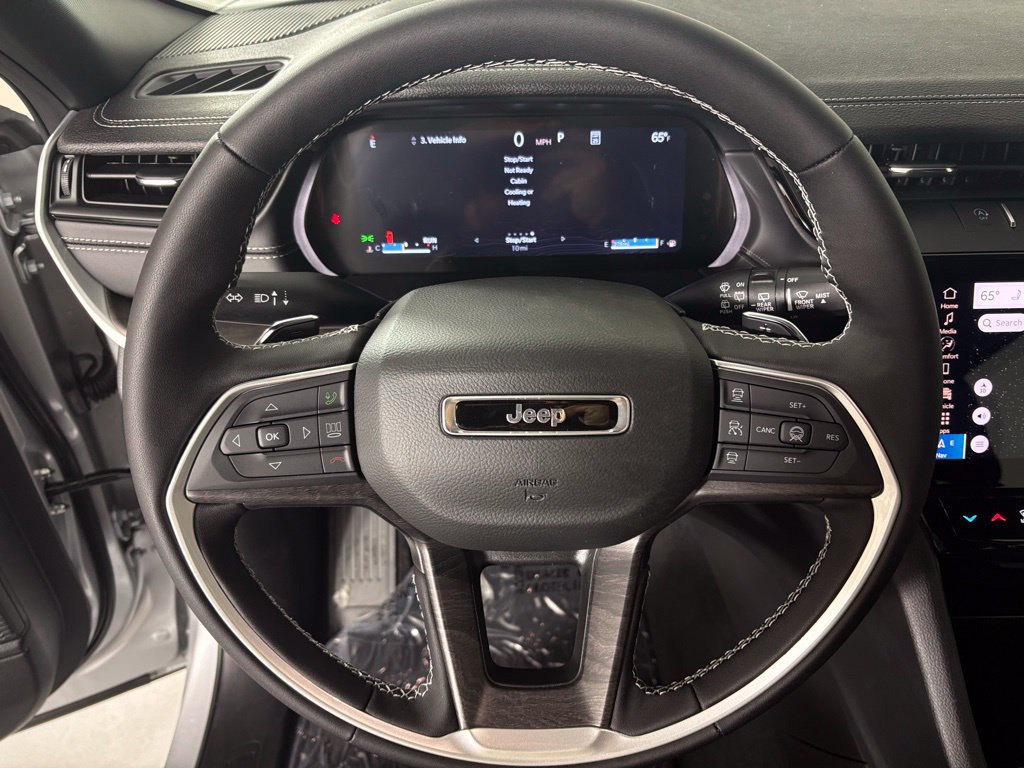 New 2026 Jeep Grand Cherokee Altitude AWD/4WD image 19