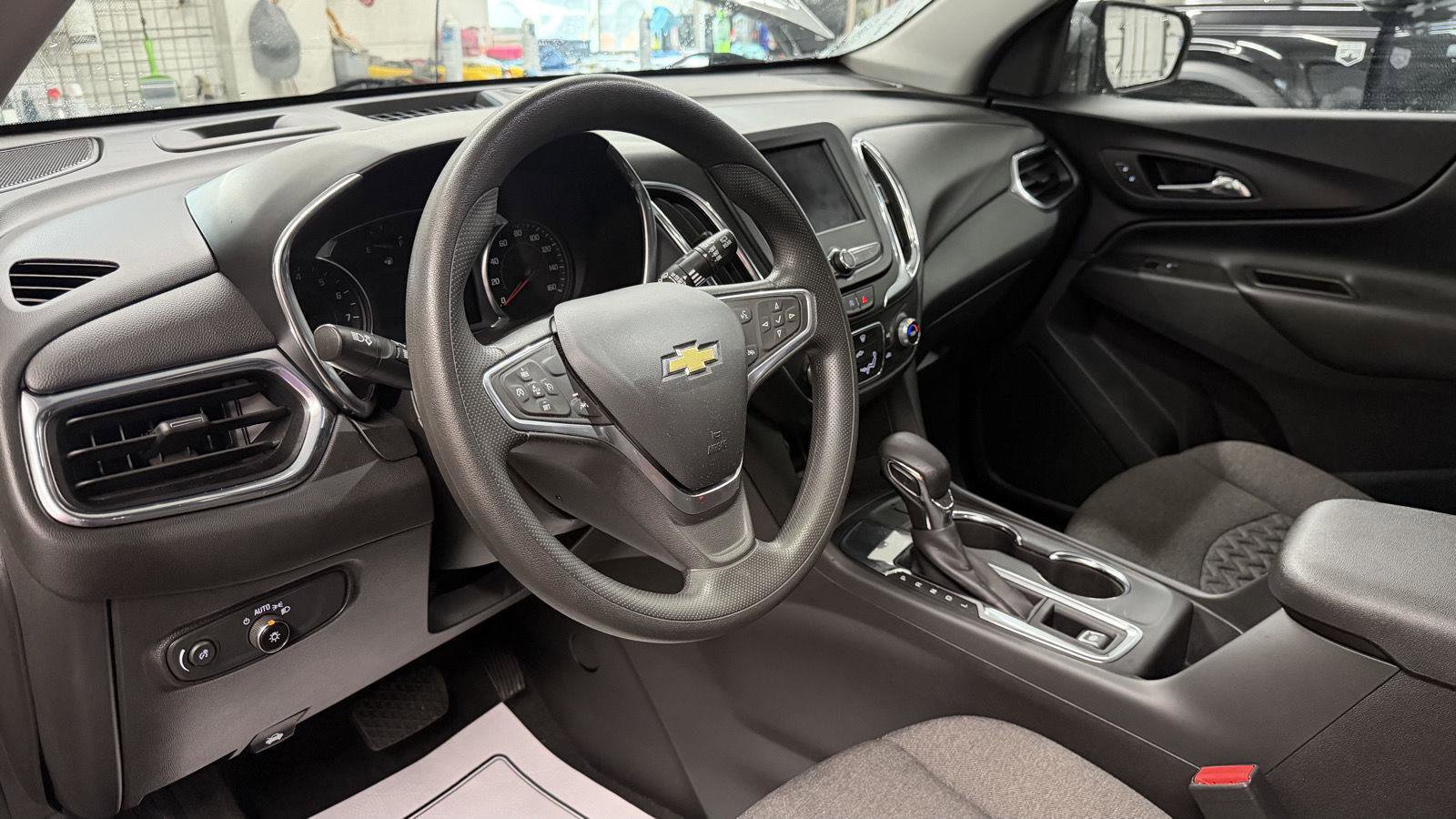 Used 2023 Chevrolet Equinox LT image 13