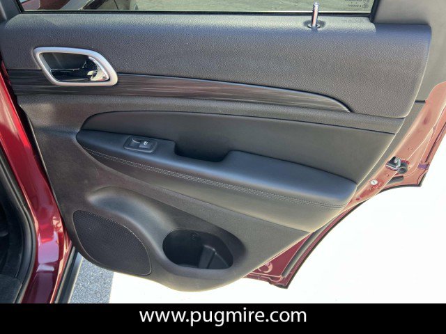 Used 2019 Jeep Grand Cherokee Laredo w/ Laredo X Package RWD image 16