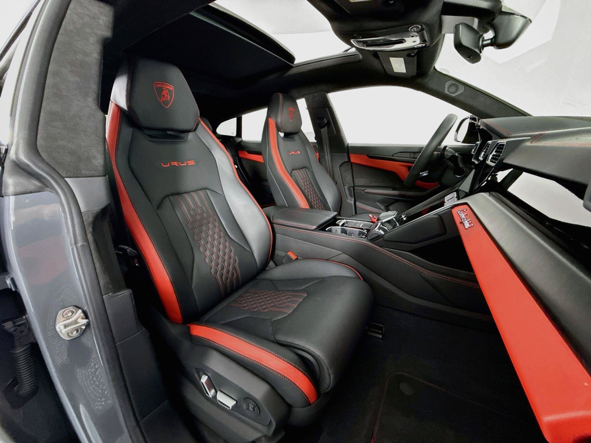 Used 2024 Lamborghini Urus S AWD/4WD image 30