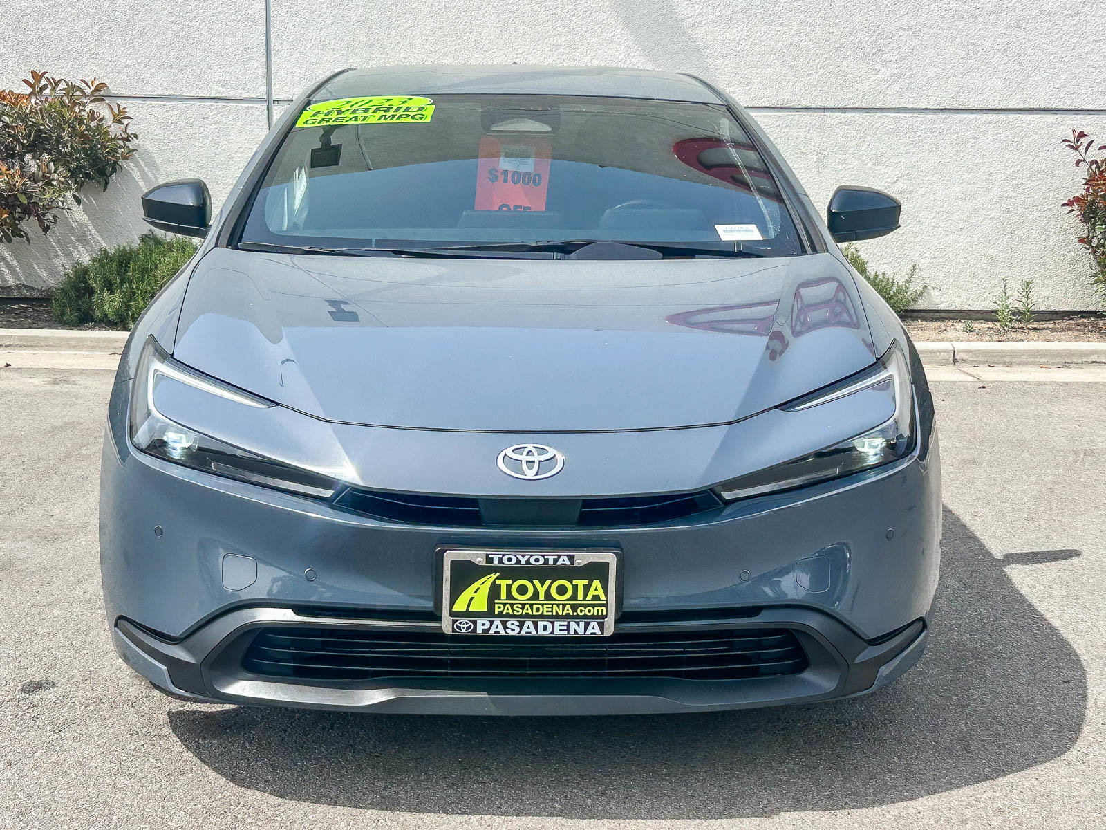 Used 2023 Toyota Prius LE image 2