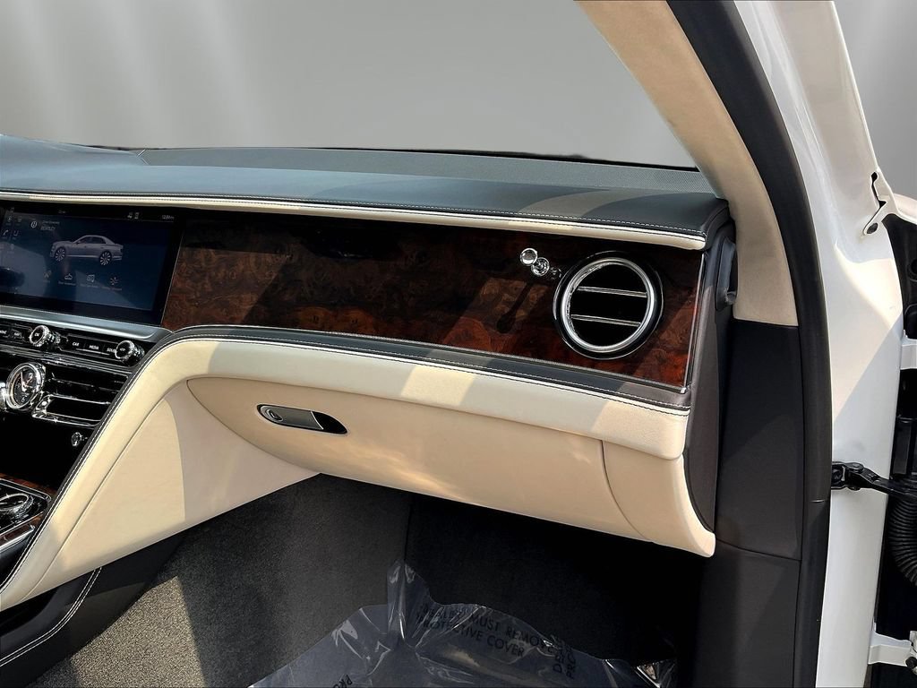 Used 2021 Bentley Flying Spur V8 AWD/4WD image 24