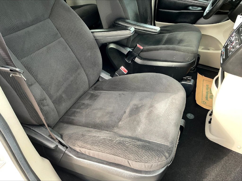 Used 2019 Dodge Grand Caravan SE w/ UConnect Hands-Free Group FWD image 29