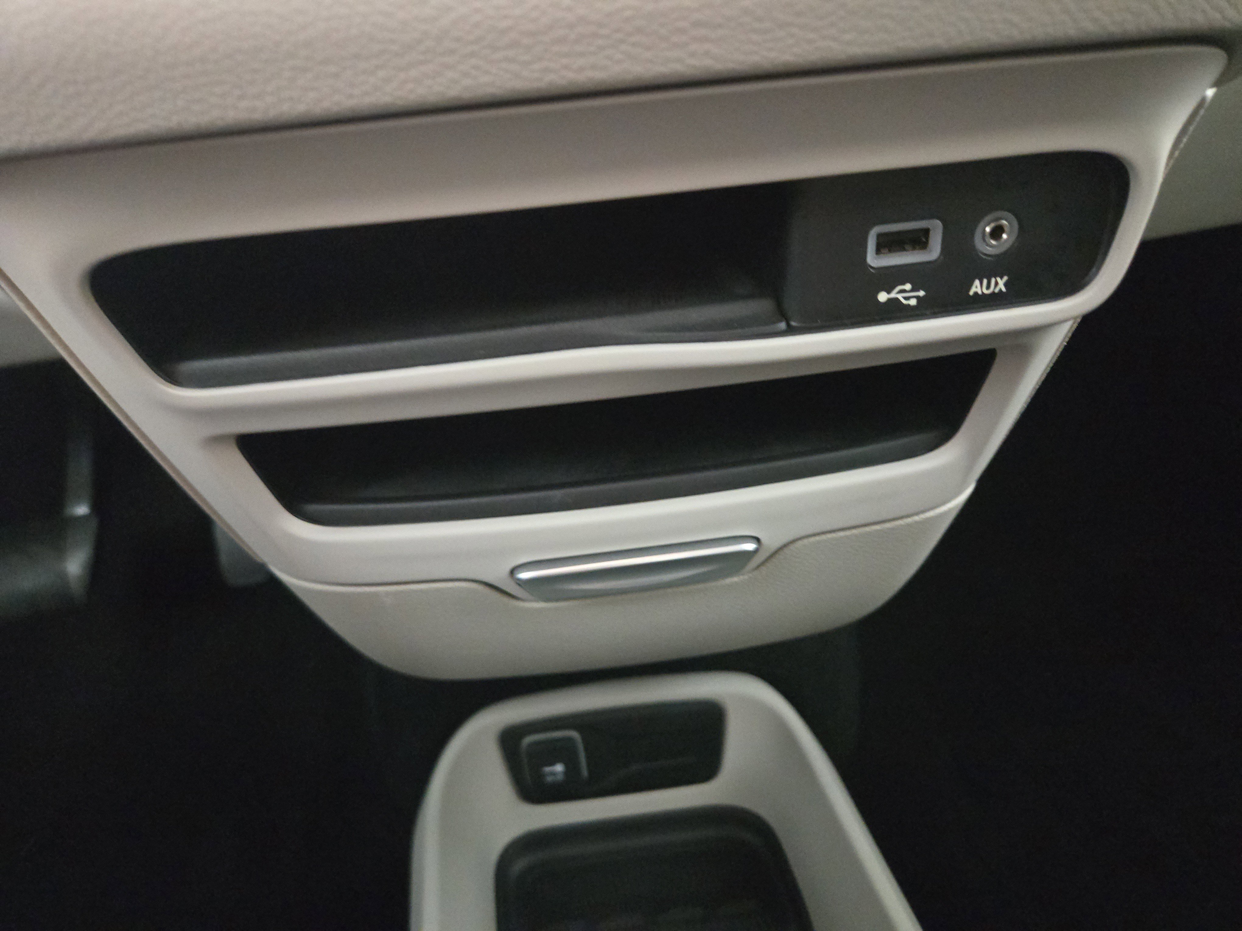 Used 2017 Chrysler Pacifica LX w/ Tire & Wheel Group image 29