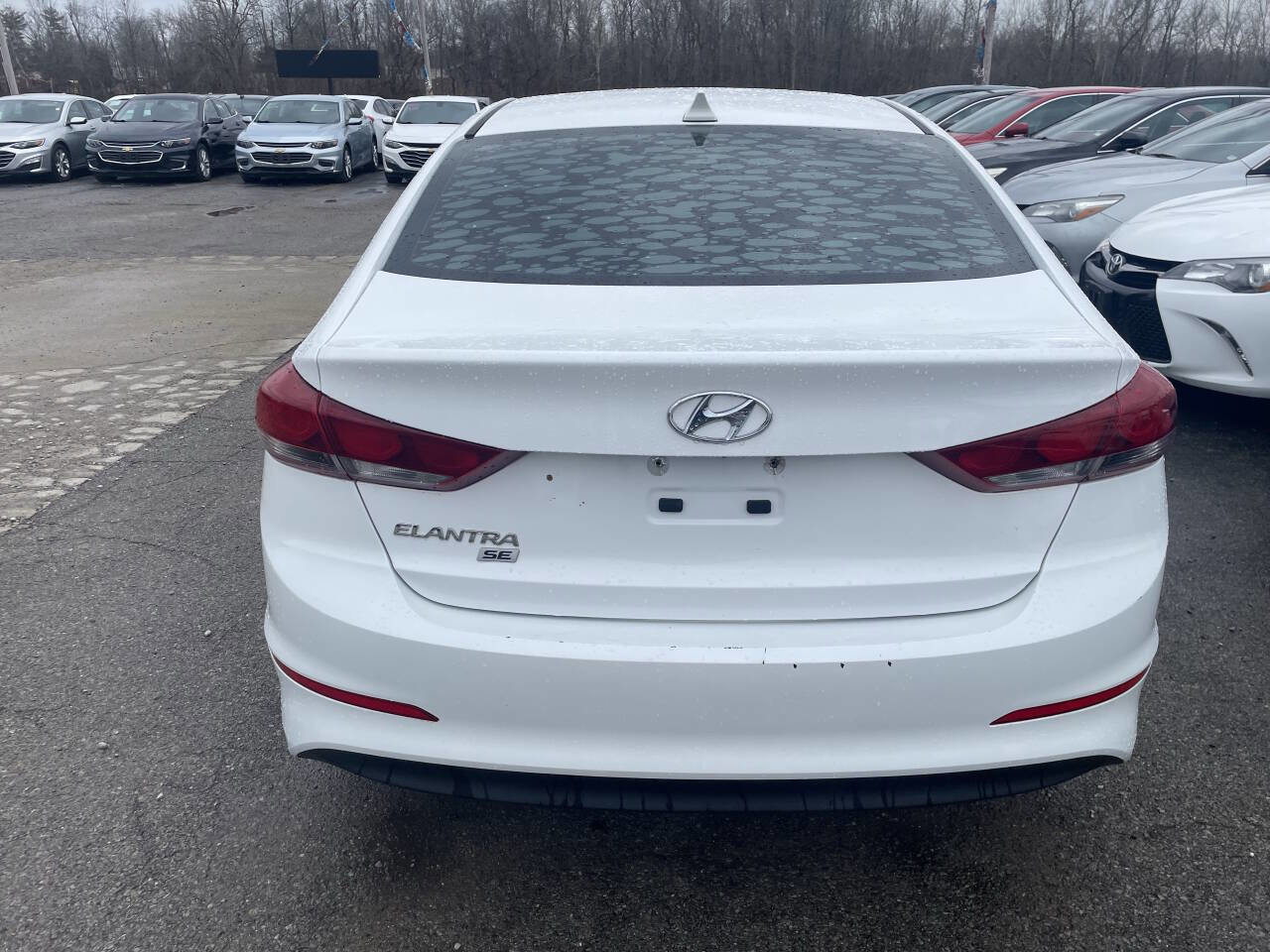 Used 2017 Hyundai Elantra SE image 5