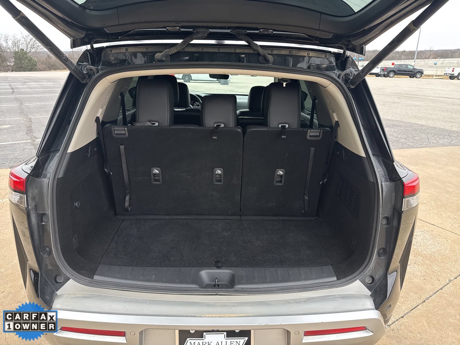 Used 2025 Nissan Pathfinder SL AWD/4WD image 30
