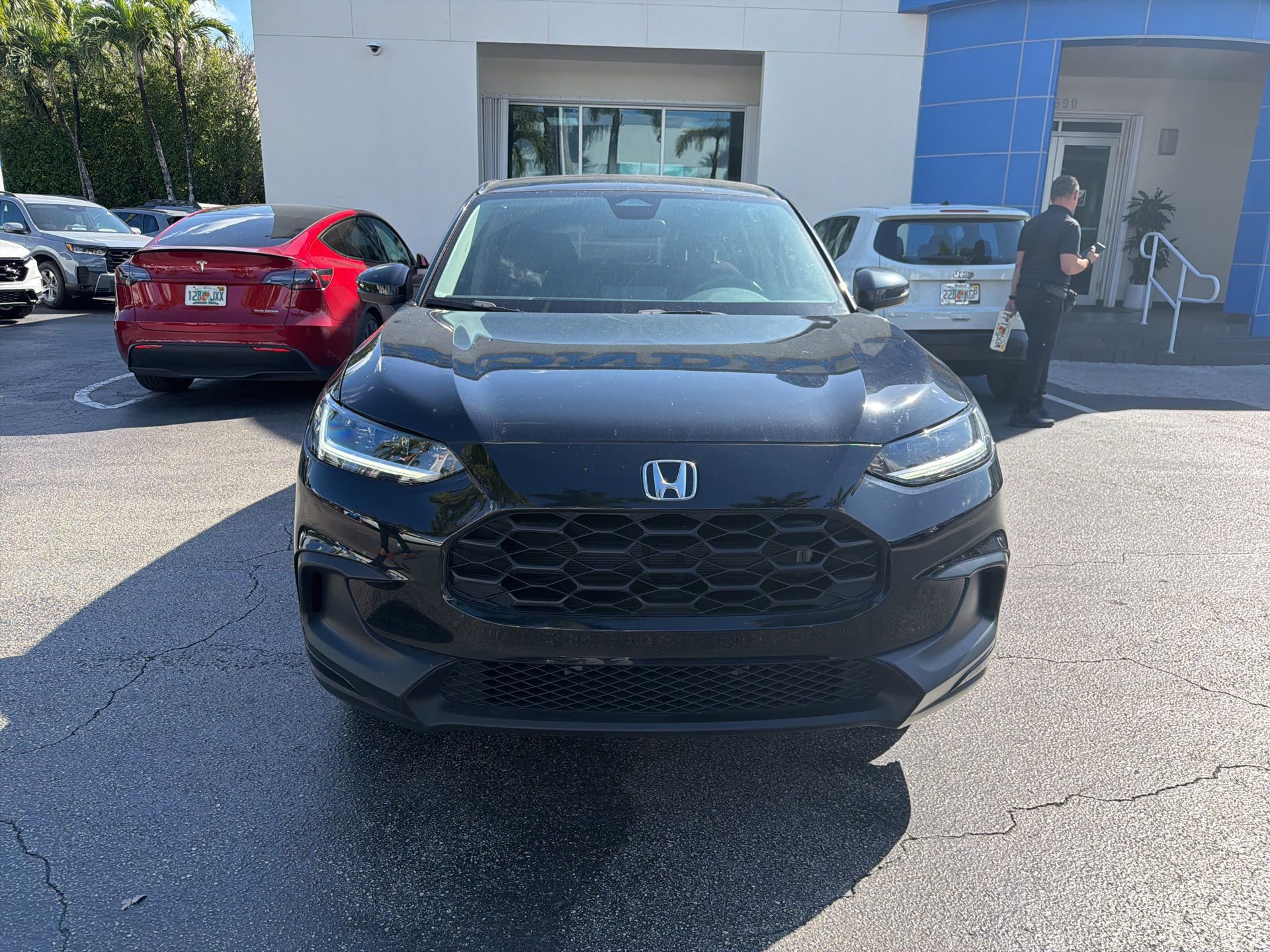 Used 2023 Honda HR-V LX image 2