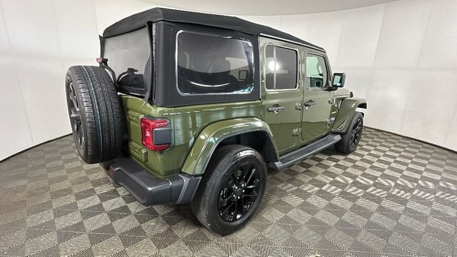 Used 2024 Jeep Wrangler Unlimited Sahara w/ Technology Group AWD/4WD image 3