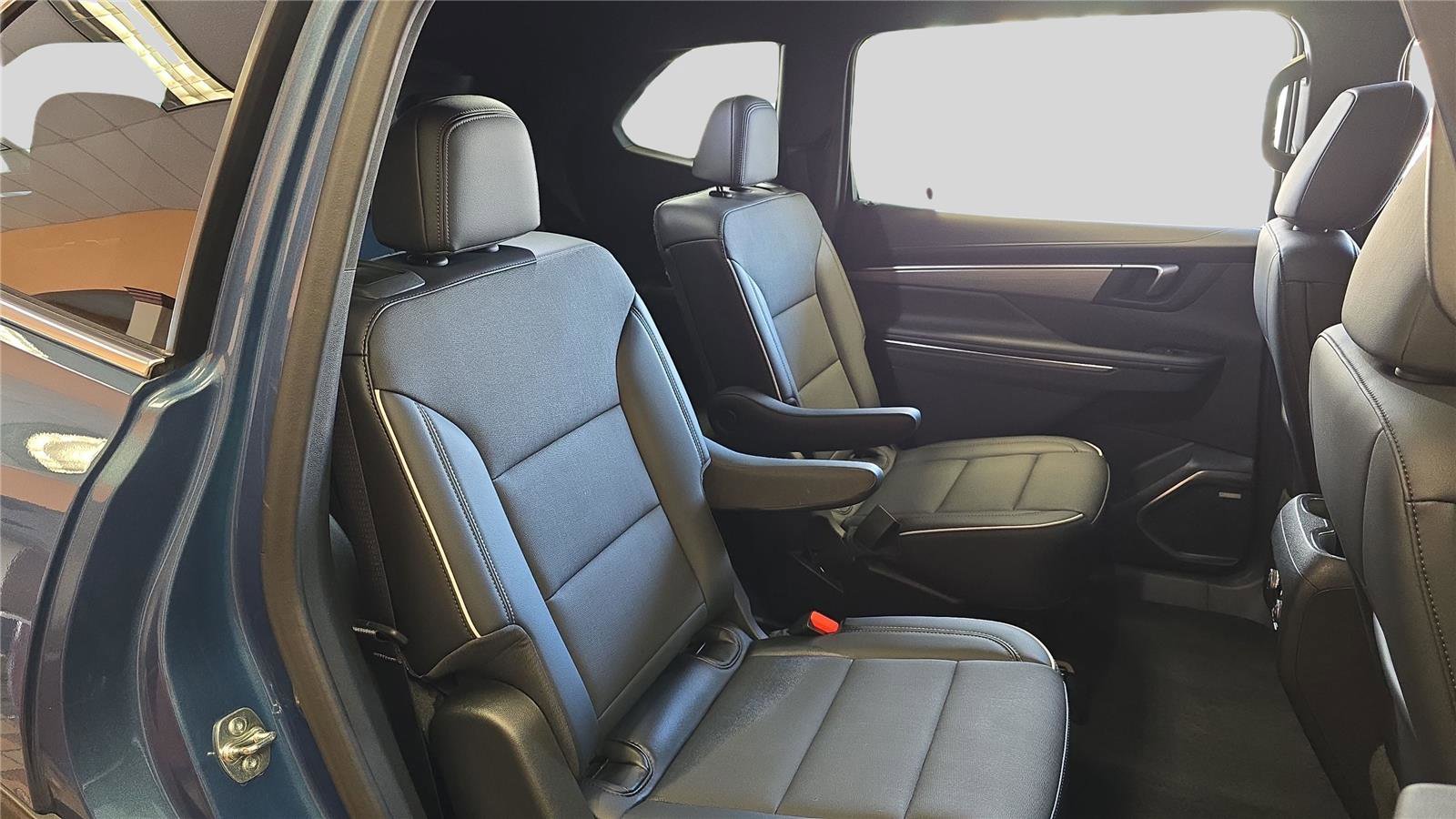 Used 2025 Buick Enclave Preferred image 14