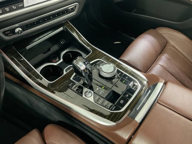 Used 2020 BMW X7 M50i w/ Dynamic Handling Package AWD/4WD image 12