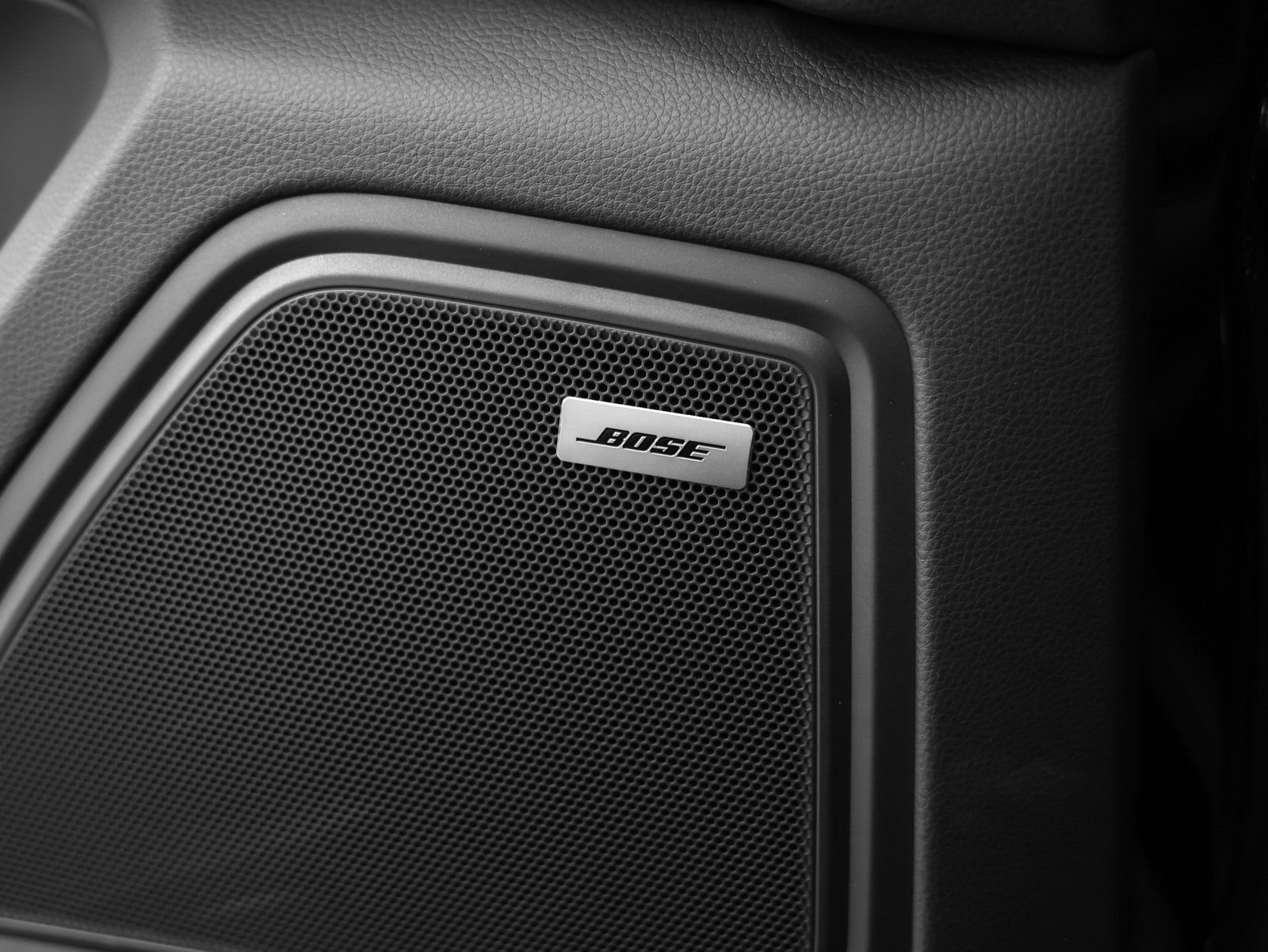 Certified 2025 Porsche Macan image 27