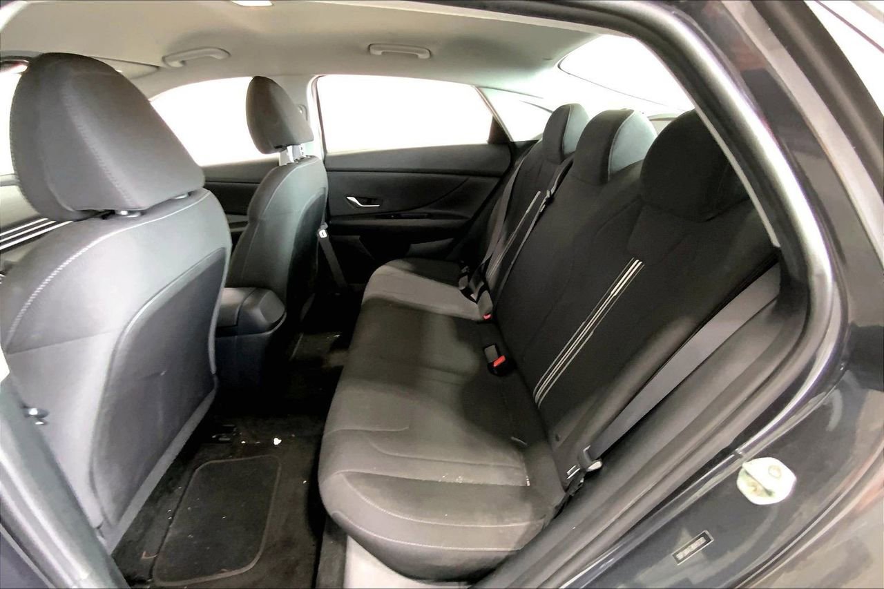 Used 2021 Hyundai Elantra SEL image 24