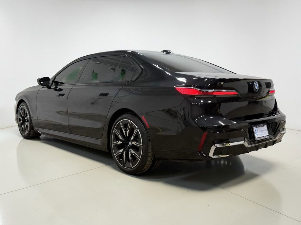 Used 2024 BMW i7 M70 w/ Premium Package image 14